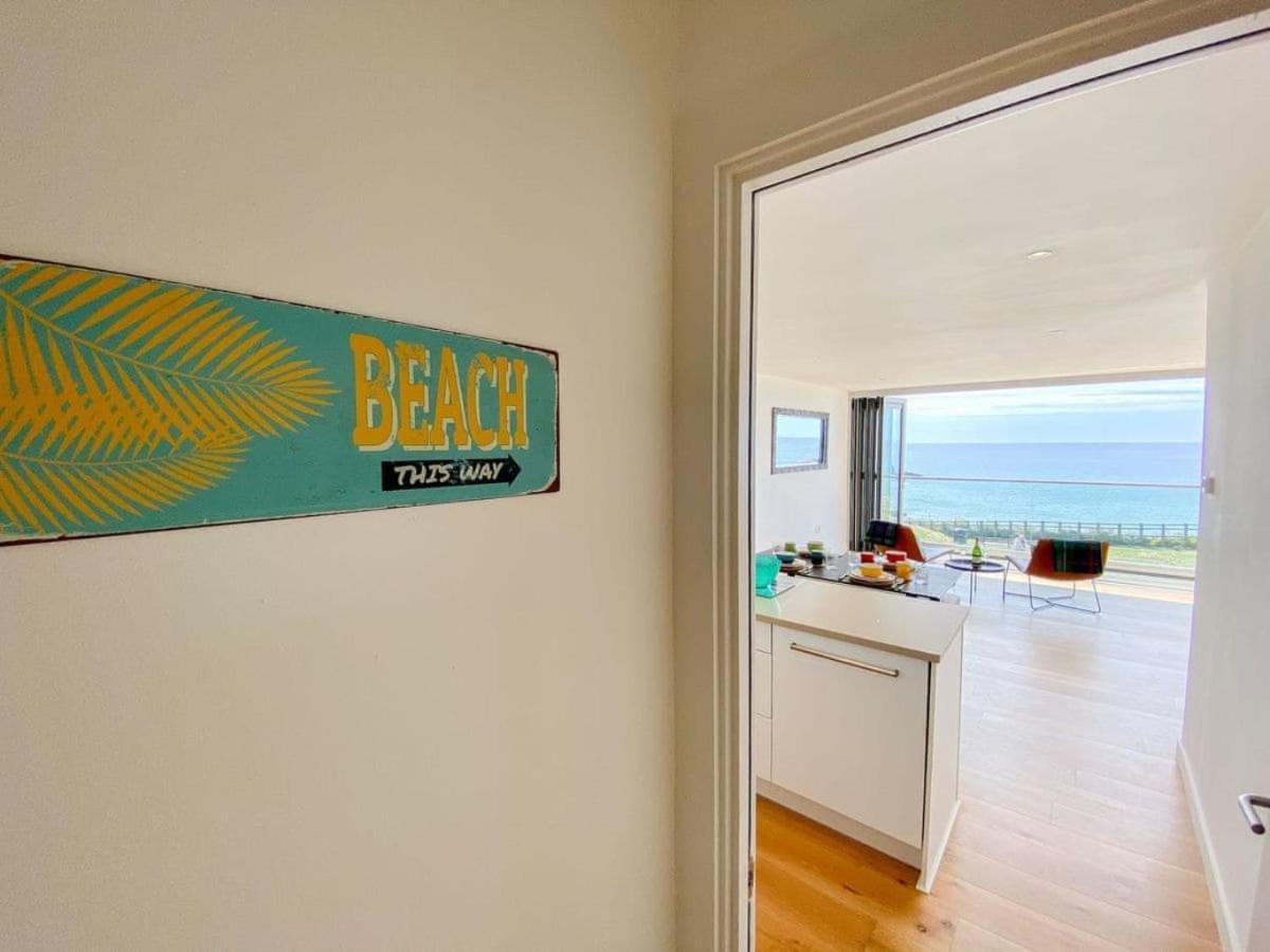 Sunset Waves Sea View Apartment Featuring Panoramic Views & Parking New Quay Kültér fotó